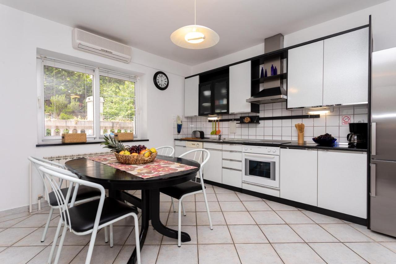 Apartman Maris Vrbnik Eksteriør bilde