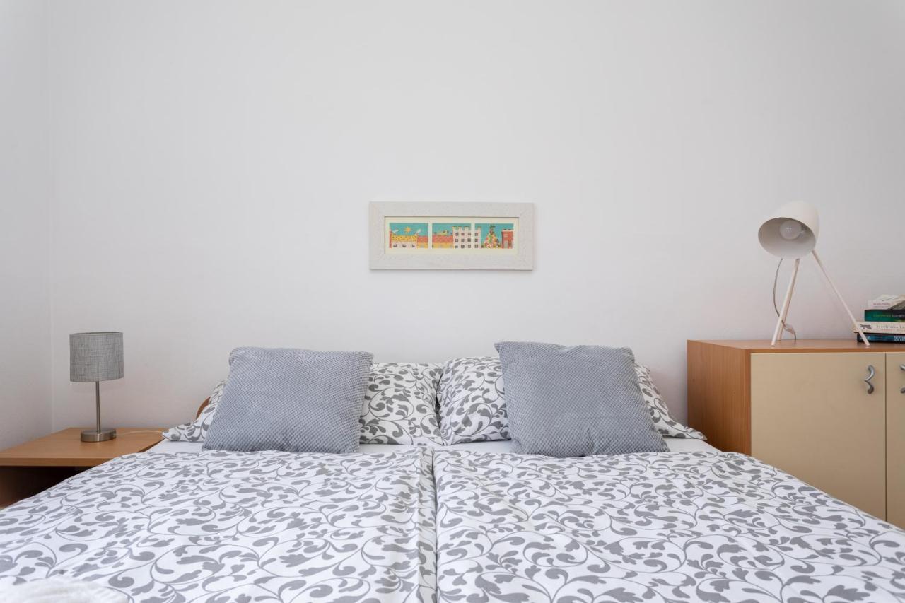 Apartman Maris Vrbnik Eksteriør bilde