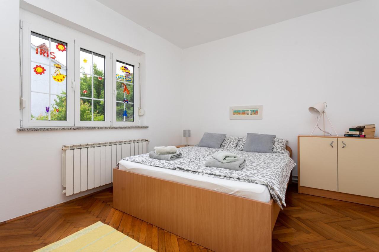 Apartman Maris Vrbnik Eksteriør bilde