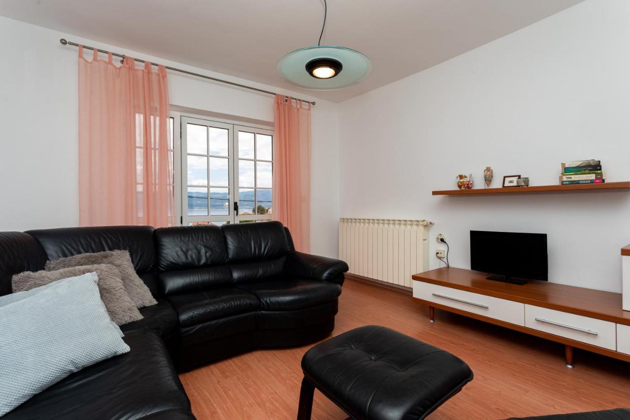 Apartman Maris Vrbnik Eksteriør bilde