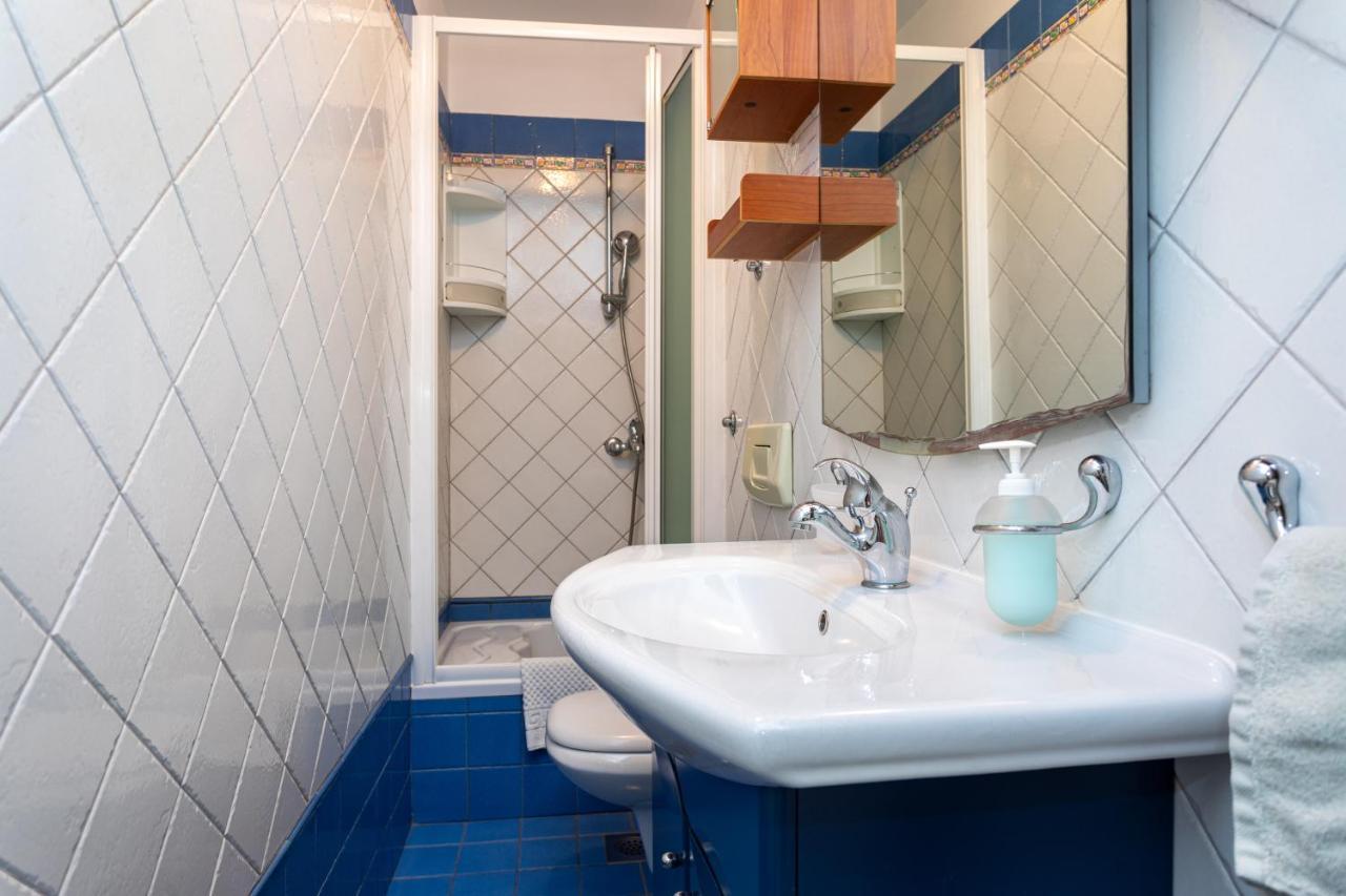 Apartman Maris Vrbnik Eksteriør bilde